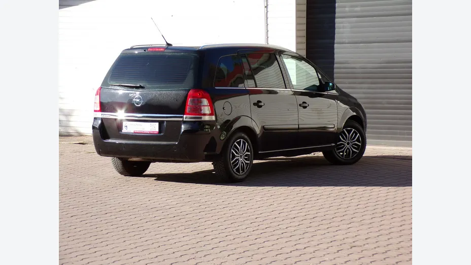 OPEL Zafira -