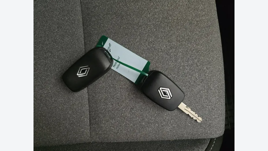 RENAULT Clio -