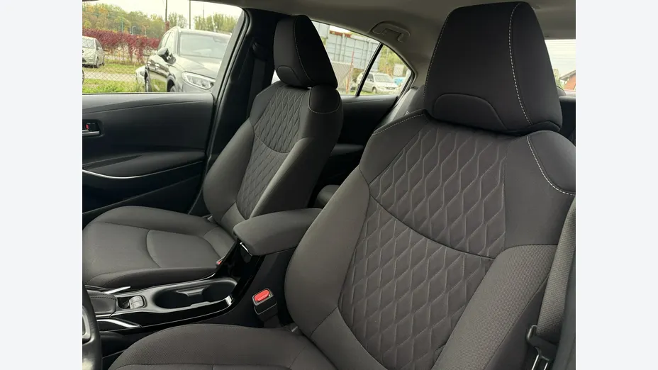 TOYOTA Corolla -