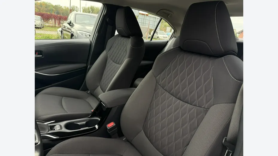 TOYOTA Corolla -