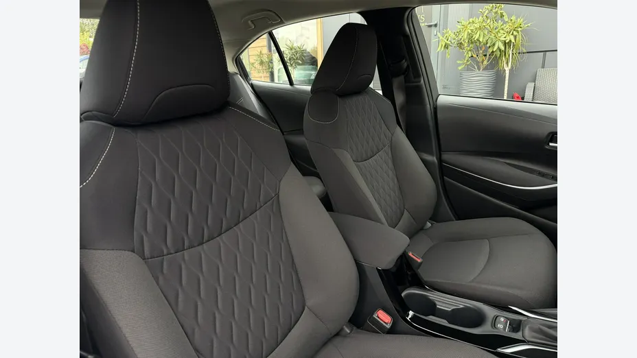 TOYOTA Corolla -