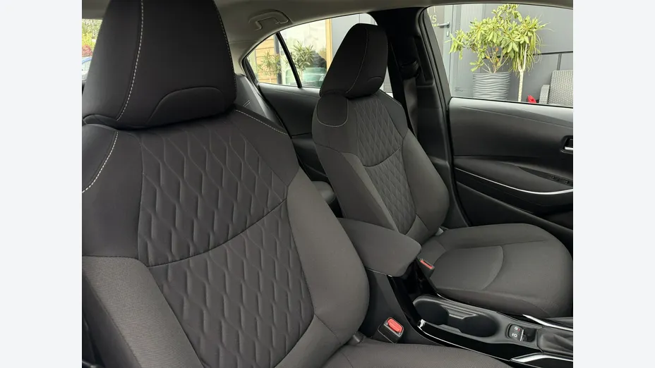 TOYOTA Corolla -