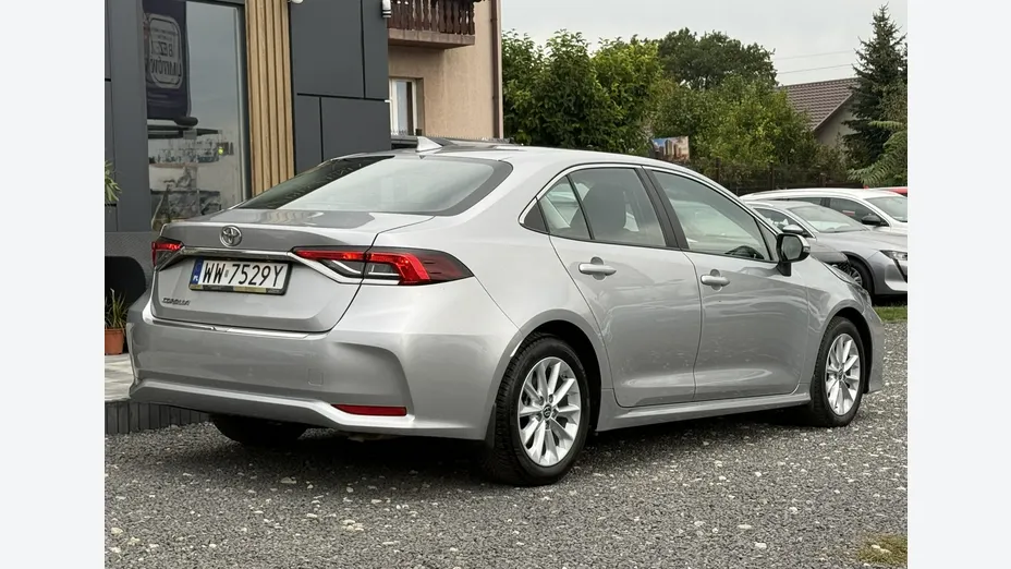 TOYOTA Corolla -