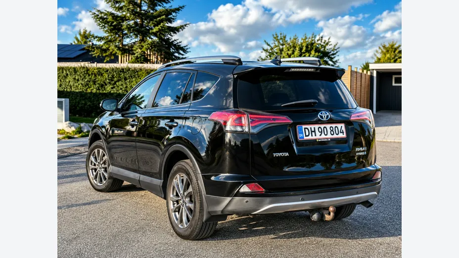 TOYOTA RAV4 -