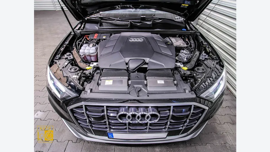AUDI Q7 -