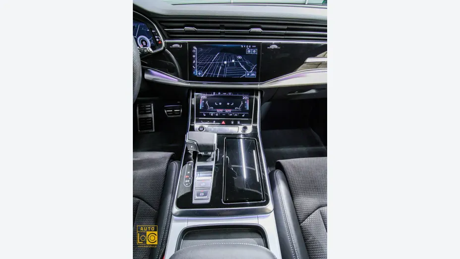 AUDI Q7 -