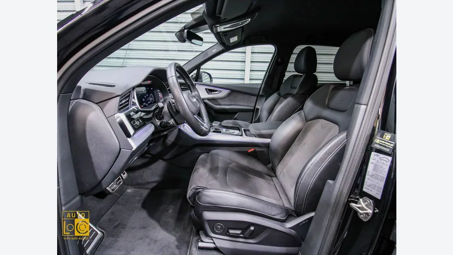 AUDI Q7 -