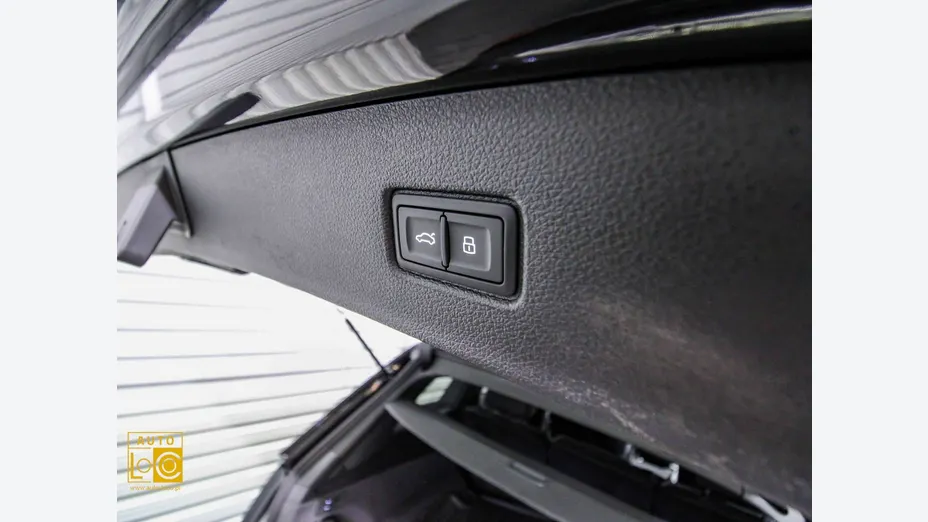 AUDI Q7 -