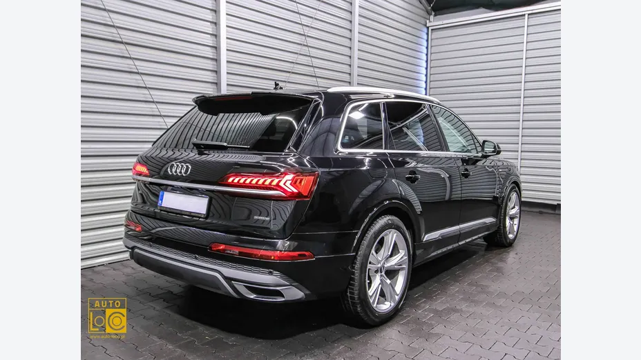 AUDI Q7 -