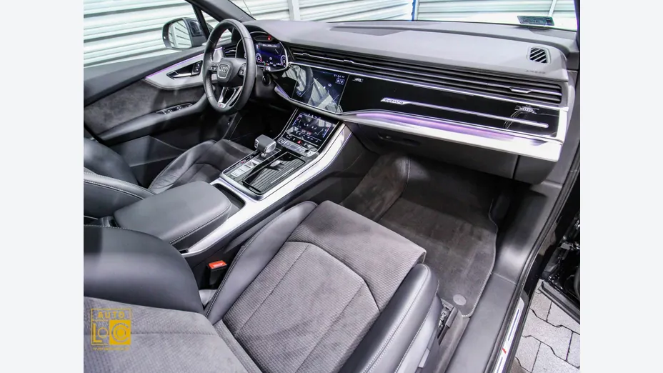 AUDI Q7 -