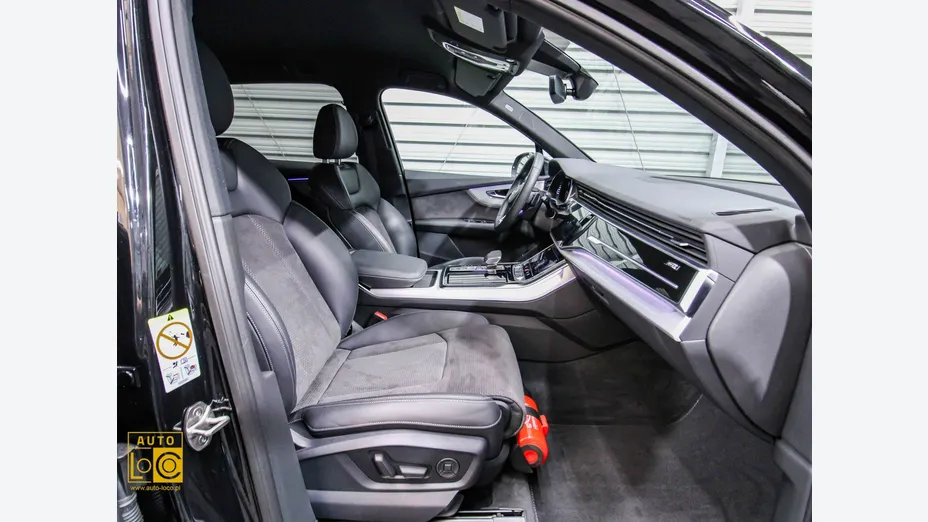 AUDI Q7 -
