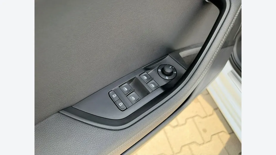 SKODA Superb -