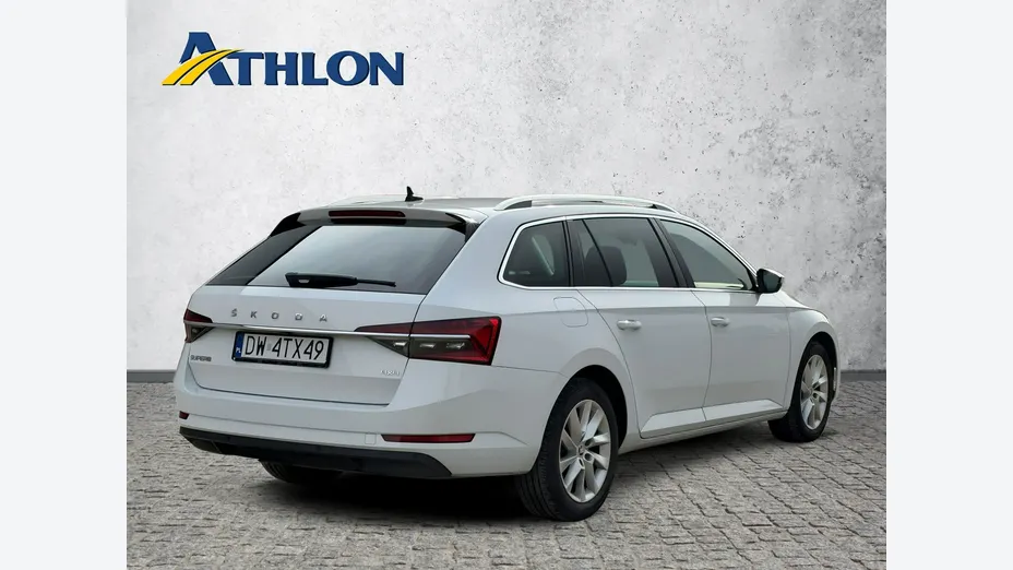 SKODA Superb -