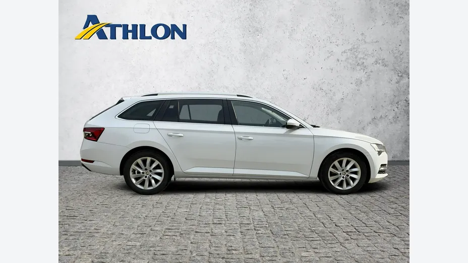 SKODA Superb -