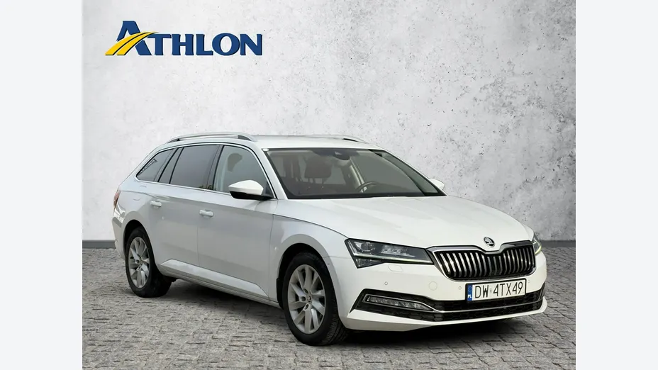 SKODA Superb -