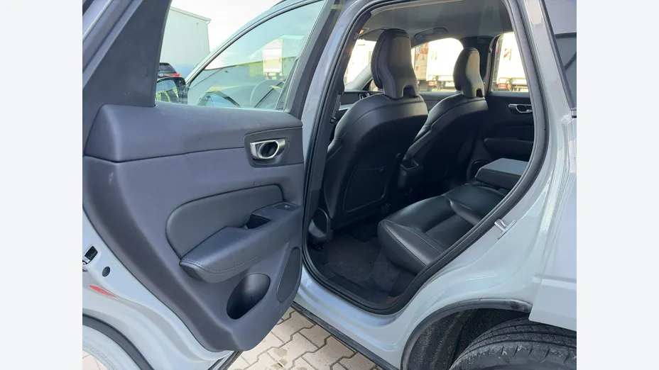 VOLVO XC60 -