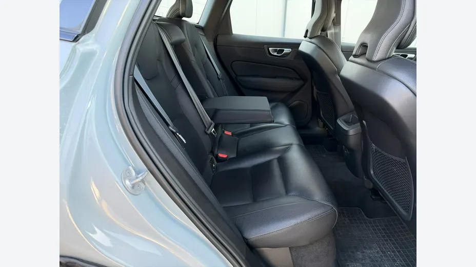VOLVO XC60 -