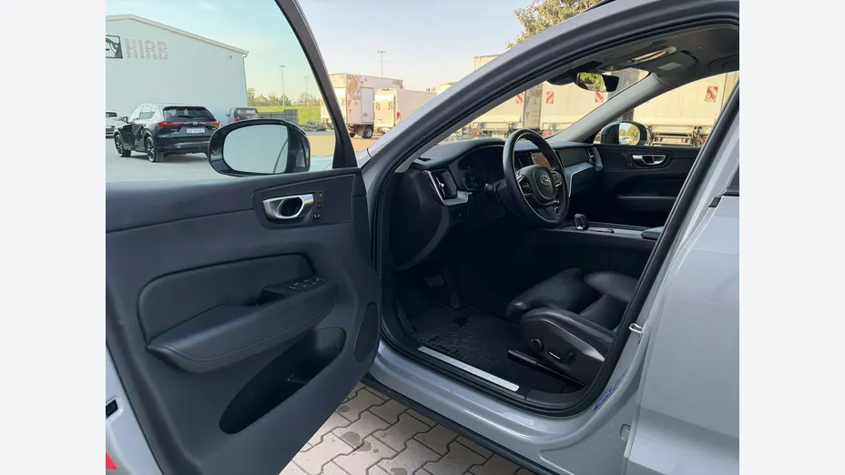 VOLVO XC60 -