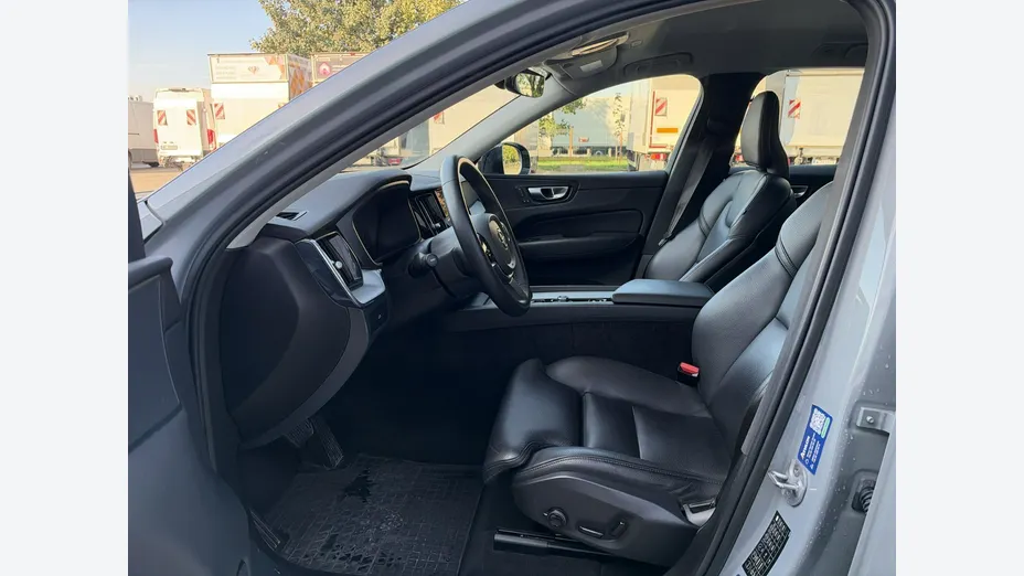VOLVO XC60 -