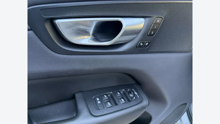 VOLVO XC60 -