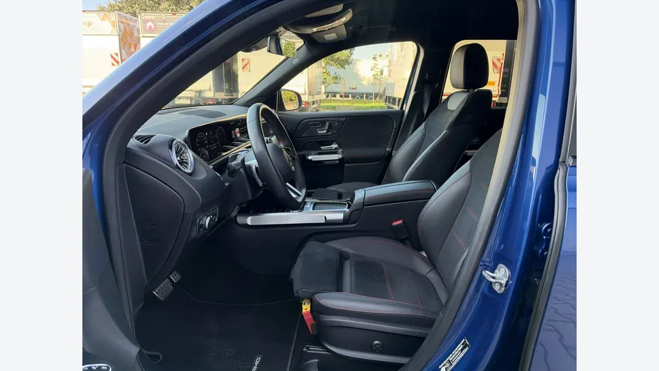 MERCEDES-BENZ GLB -