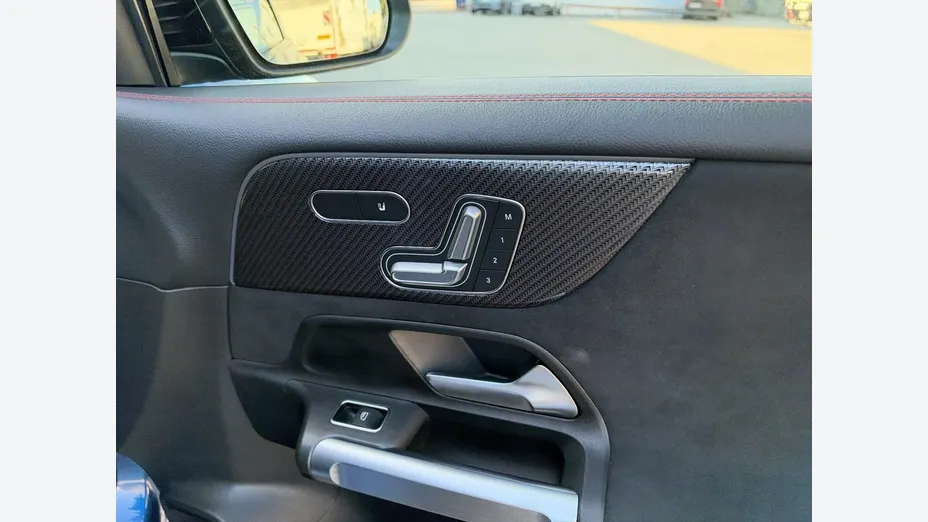 MERCEDES-BENZ GLB -