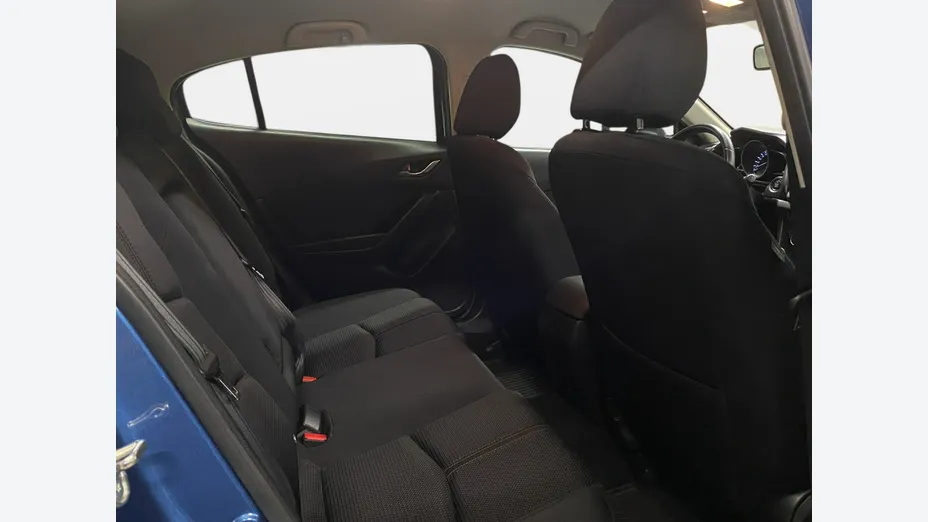 MAZDA 3 -