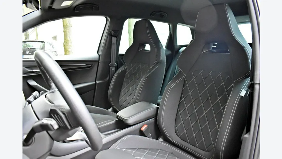 SKODA Karoq -