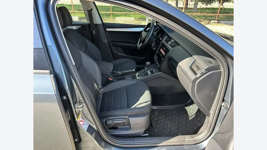 SKODA Octavia -