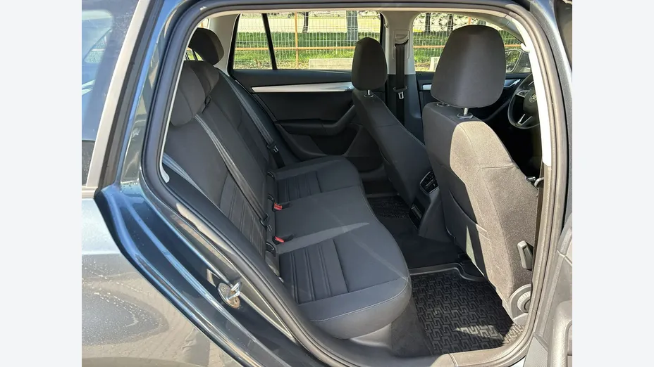 SKODA Octavia -