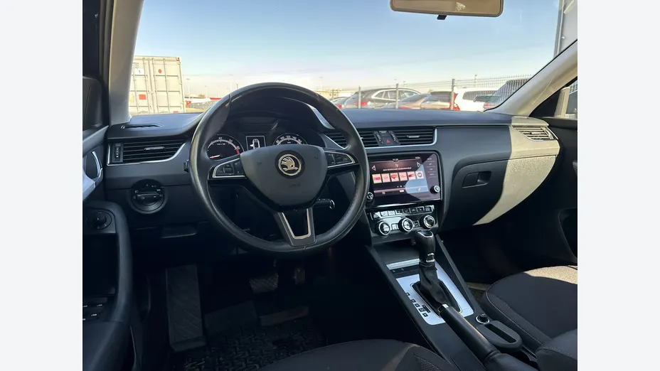 SKODA Octavia -