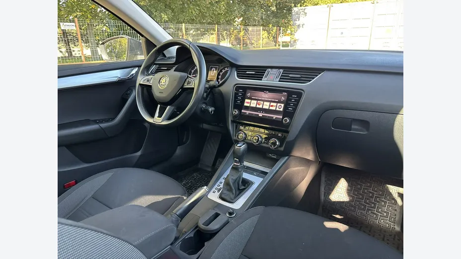 SKODA Octavia -
