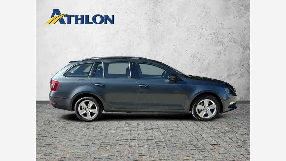 SKODA Octavia -