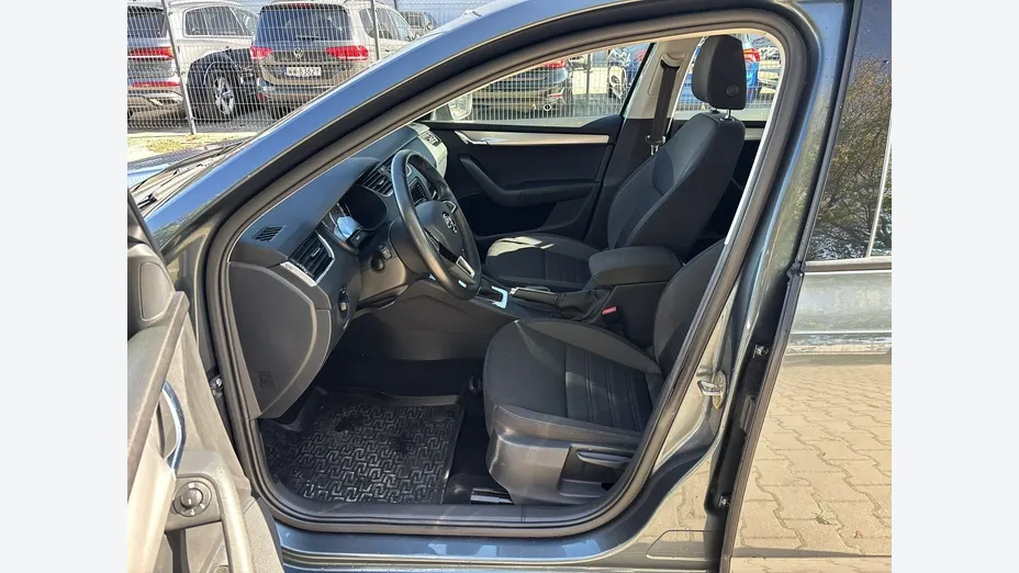 SKODA Octavia -