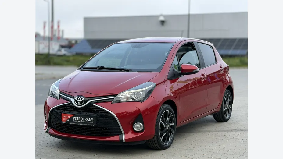 TOYOTA Yaris -