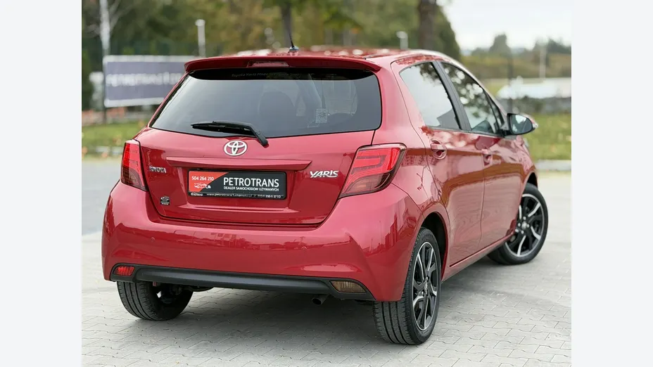 TOYOTA Yaris -