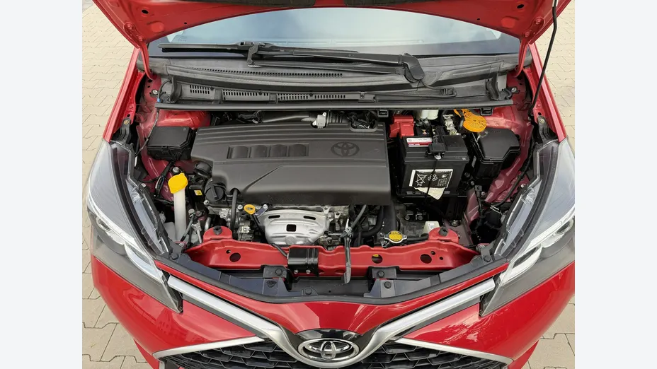 TOYOTA Yaris -