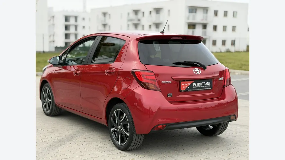 TOYOTA Yaris -