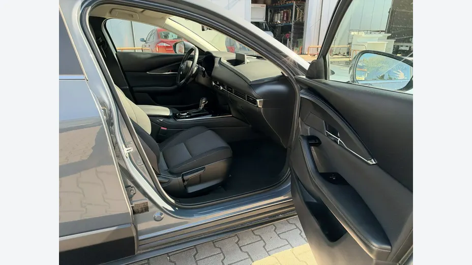 MAZDA CX-30 -