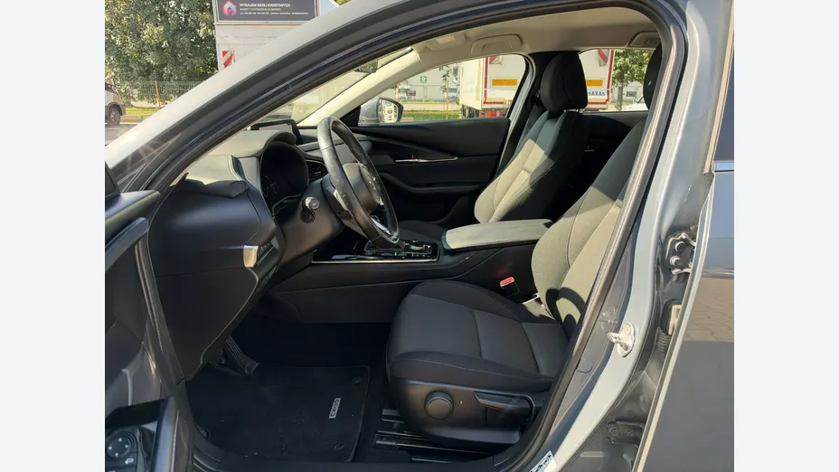 MAZDA CX-30 -