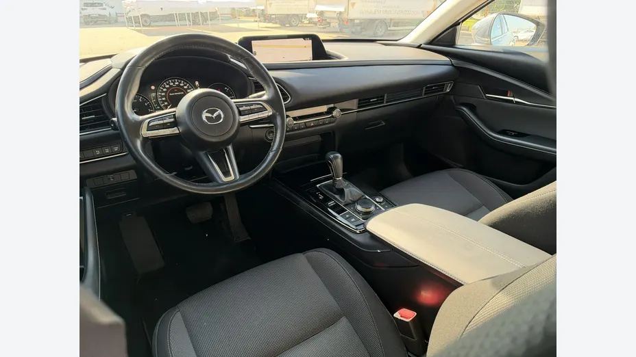 MAZDA CX-30 -