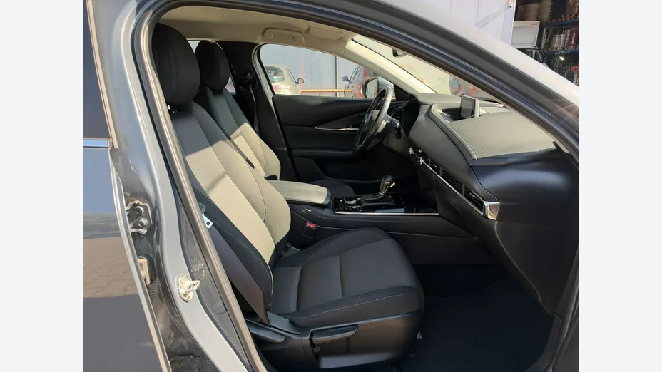 MAZDA CX-30 -