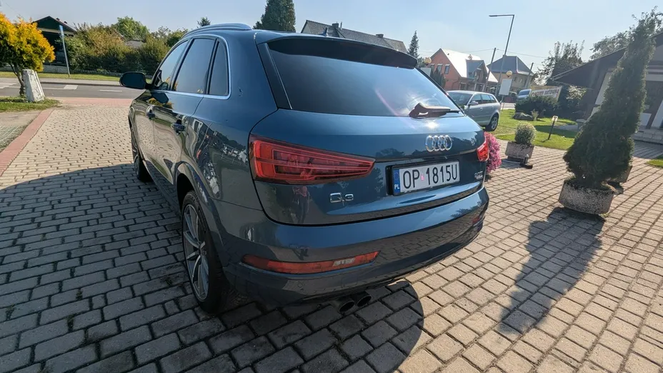 AUDI Q3 -