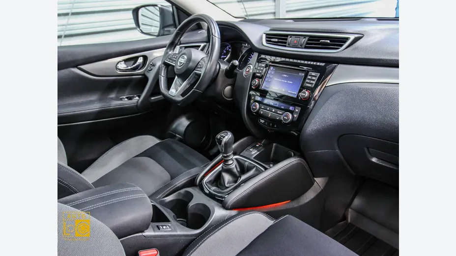 NISSAN Qashqai -