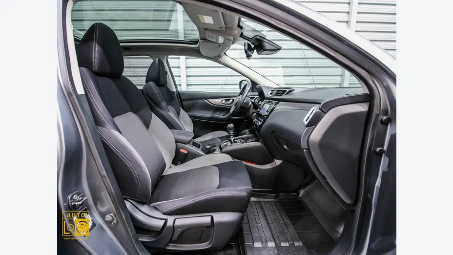 NISSAN Qashqai -