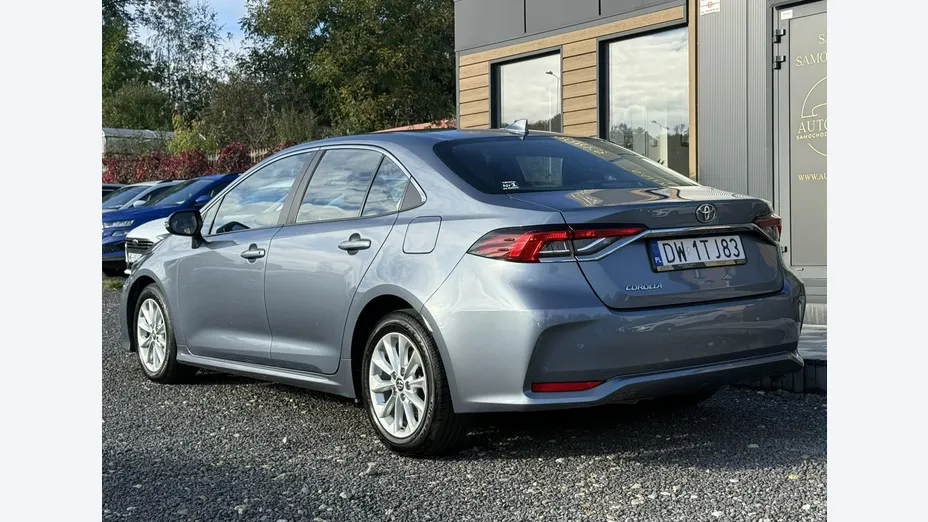 TOYOTA Corolla -