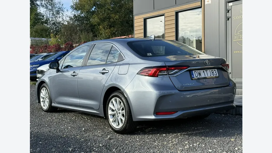 TOYOTA Corolla -