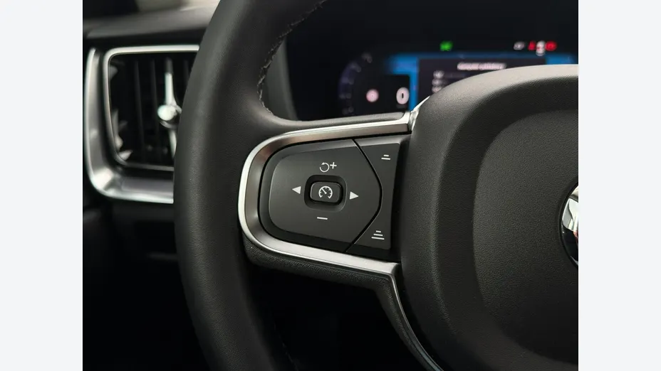 VOLVO V60 -