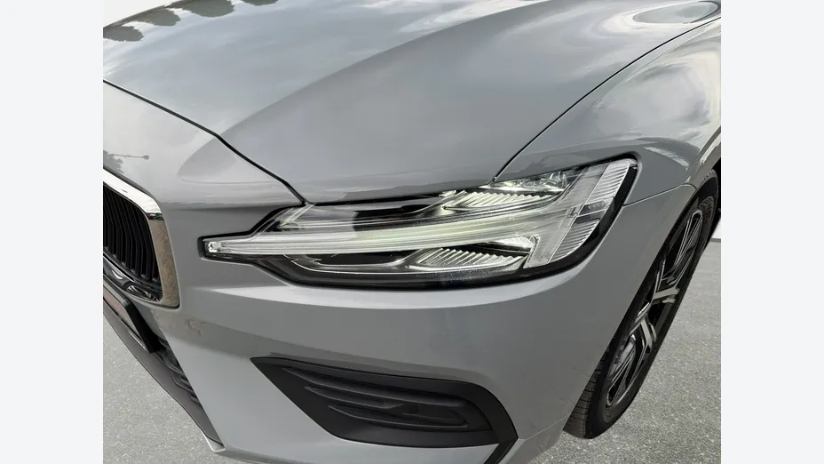 VOLVO V60 -