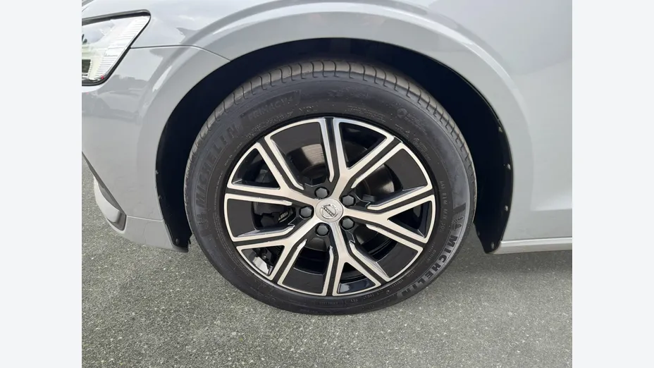 VOLVO V60 -